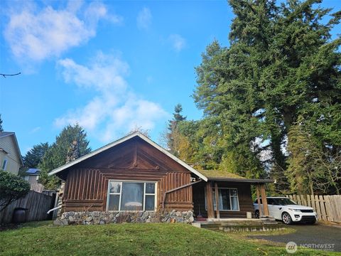 17129 10th NE Shoreline WA 98155