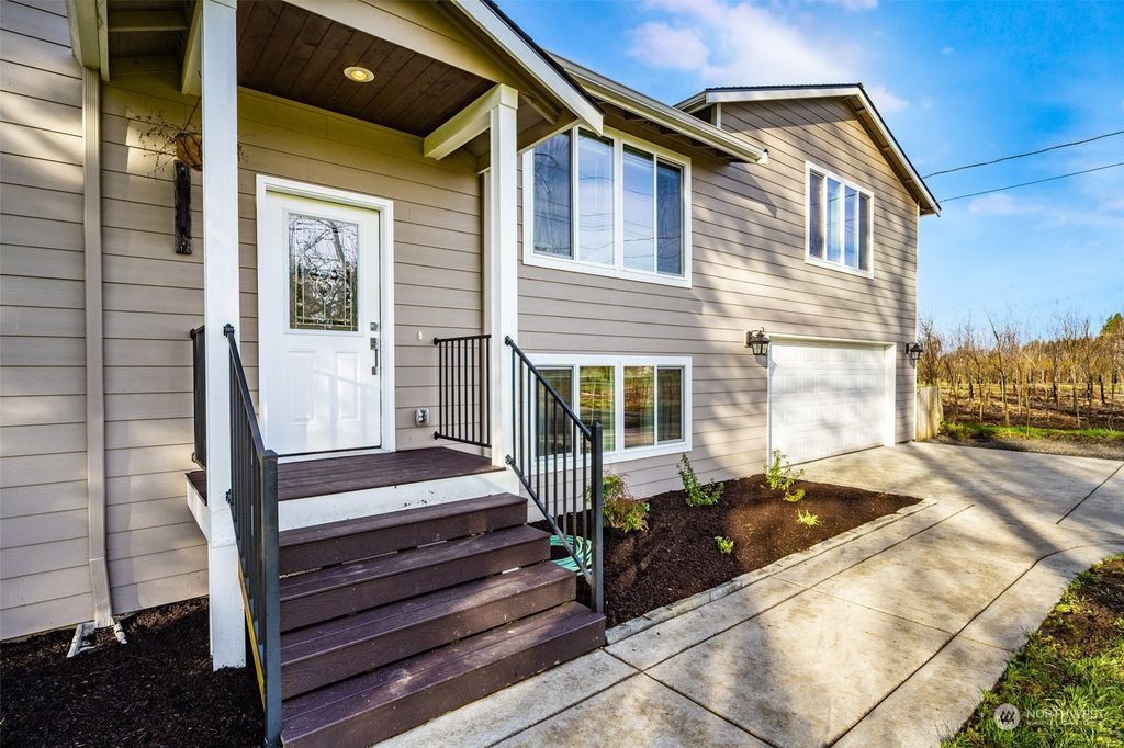 Photo of 9732 163rd Avenue NE, Granite Falls, WA 98252 (MLS # 2321583)