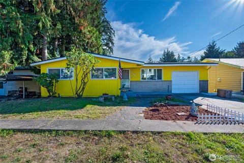 Photo of 1135 S 204th Street, Seattle, WA 98198 (MLS # 2591336)