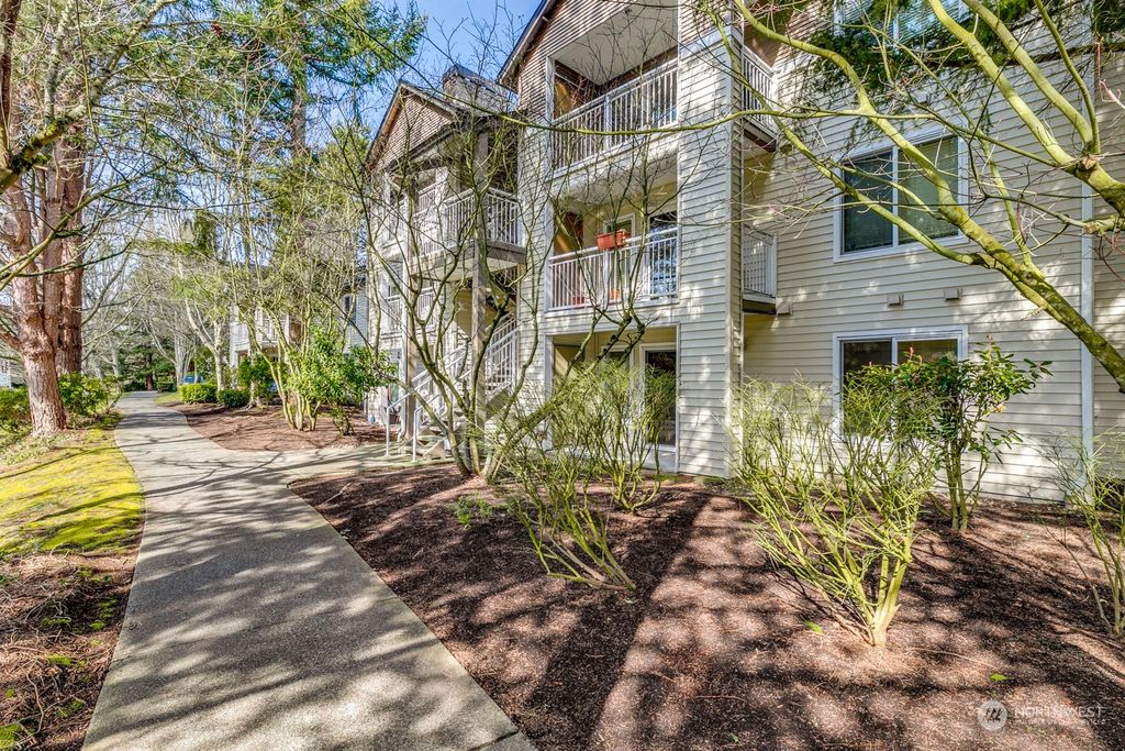 Photo of 12303 Harbour Pointe Boulevard #AA104, Mukilteo, WA 98275 (MLS # 2045361)