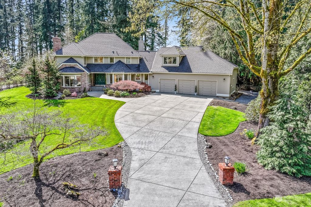 Photo of 17249 NE 125th Street, Redmond, WA 98052 (MLS # 2222174)