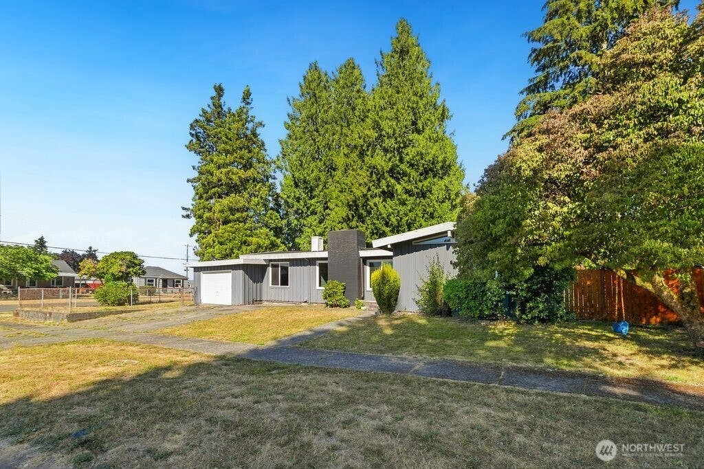 Photo of 4301 E F Street, Tacoma, WA 98404 (MLS # 2566186)