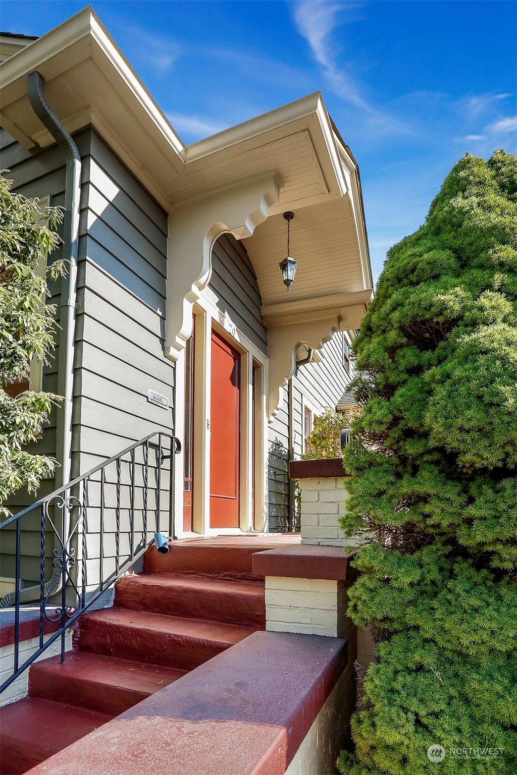 Photo of 20 W Garfield Street, Seattle, WA 98119 (MLS # 2001900)