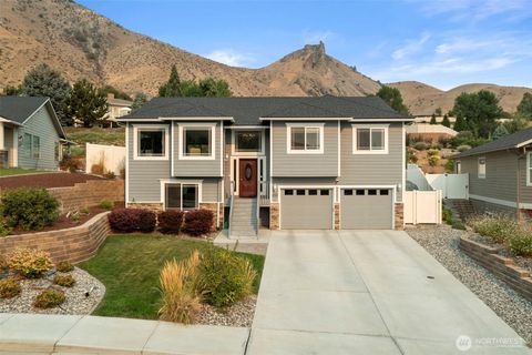 Photo of 2012 Linville Drive, Wenatchee, WA 98801 (MLS # 2431321)
