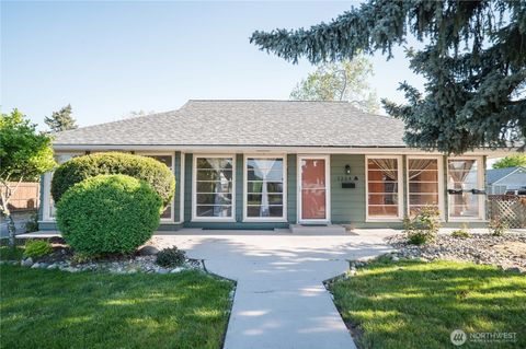 Photo of 1264 Boyer Avenue, Walla Walla, WA 99362 (MLS # 2523064)