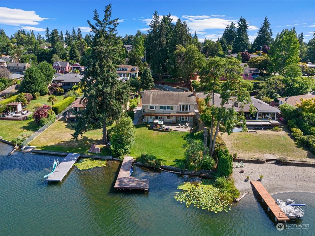 Photo of 1228 SW 157th Street, Burien, WA 98166 (MLS # 2141261)
