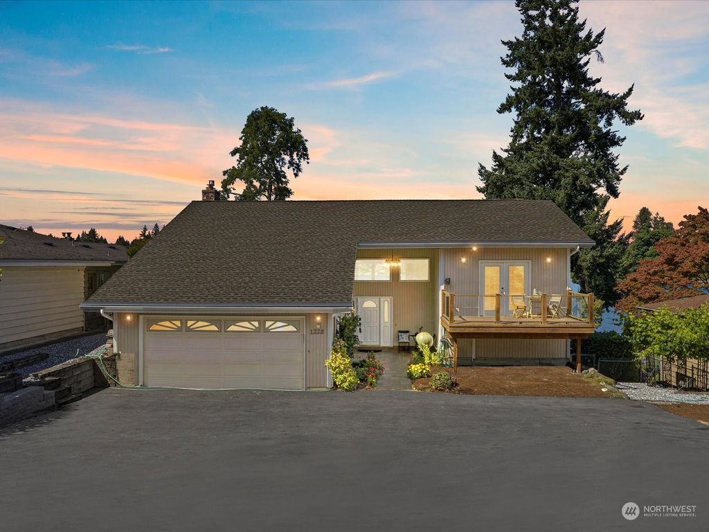 Photo of 1228 SW 157th Street, Burien, WA 98166 (MLS # 2141261)