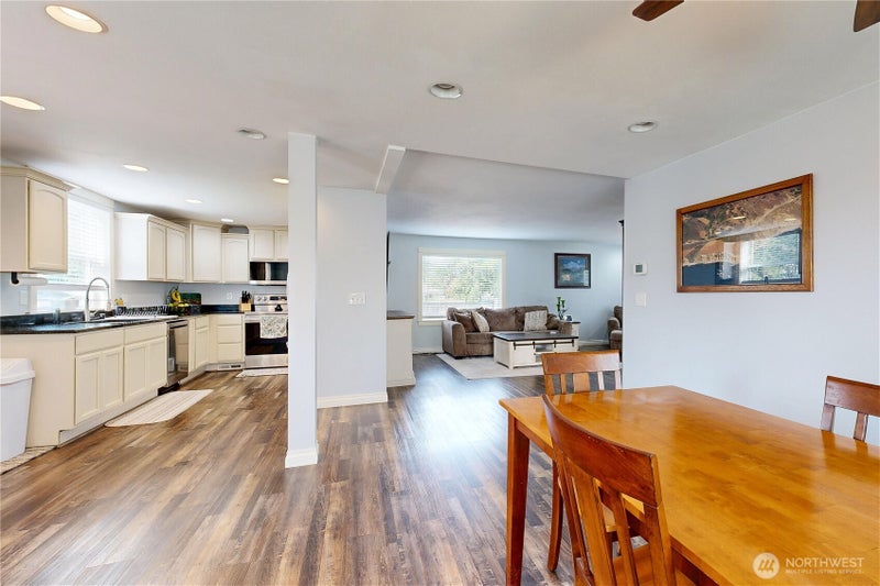 529 SW 1st