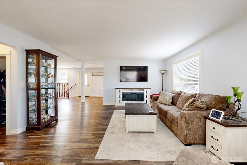 529 SW 1st