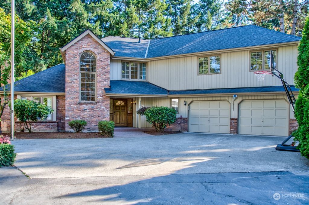 Photo of 14113 NE 61st Street, Redmond, WA 98052 (MLS # 2138926)