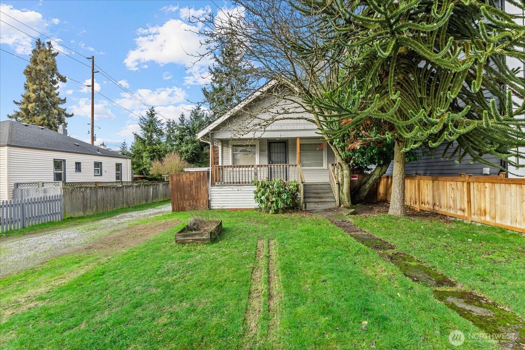 Photo of 9007 Dayton Avenue N, Seattle, WA 98103 (MLS # 2480682)