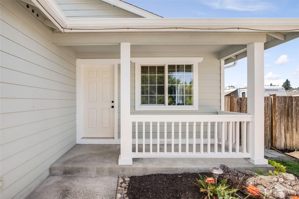 Photo of 704 Poplar Lane, Granite Falls, WA 98252 (MLS # 2149909)