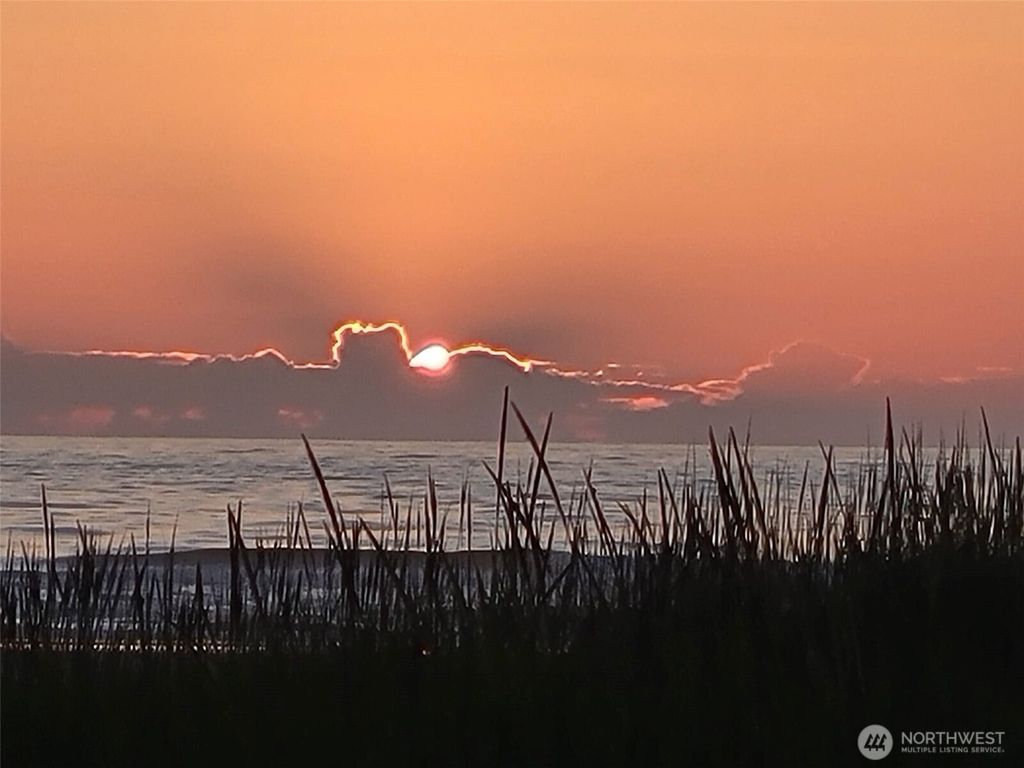 Photo of 304 14th Street NW #315, Long Beach, WA 98631 (MLS # 2499819)