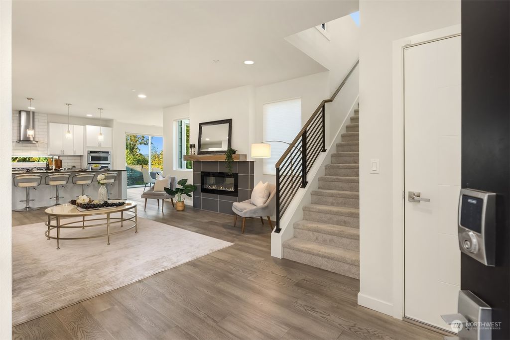 Photo of 13896 NE 97th Street, Kirkland, WA 98033 (MLS # 2288486)