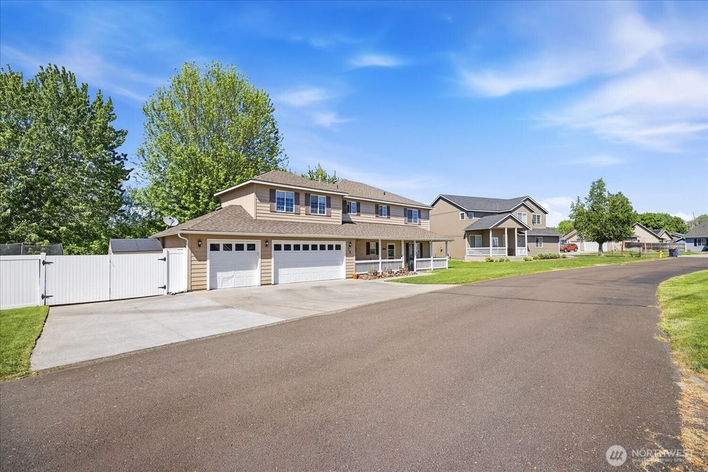 Photo of 28 Paintbrush Court, Walla Walla, WA 99362 (MLS # 2521591)