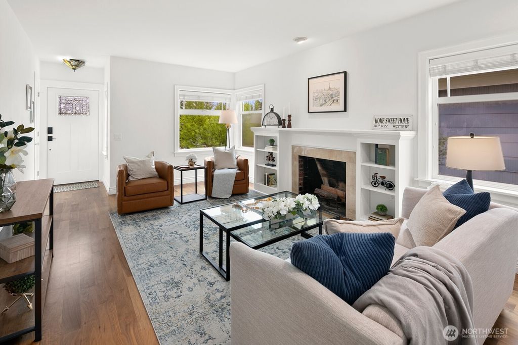 Photo of 4045 2nd Avenue NE, Seattle, WA 98105 (MLS # 2514474)