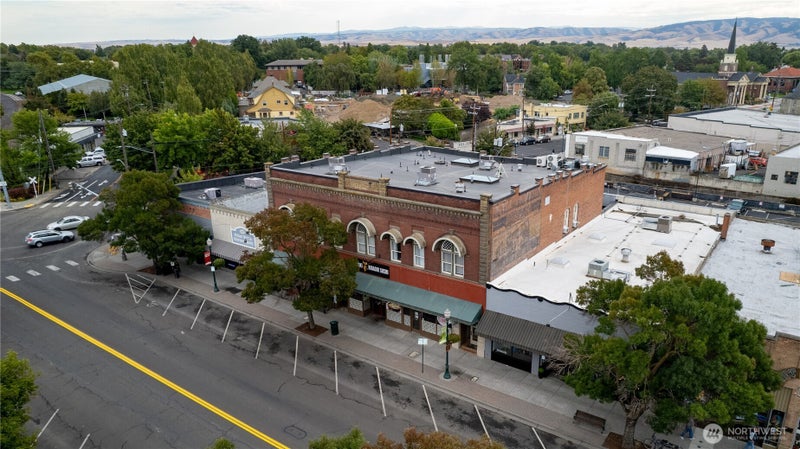 216 E Main