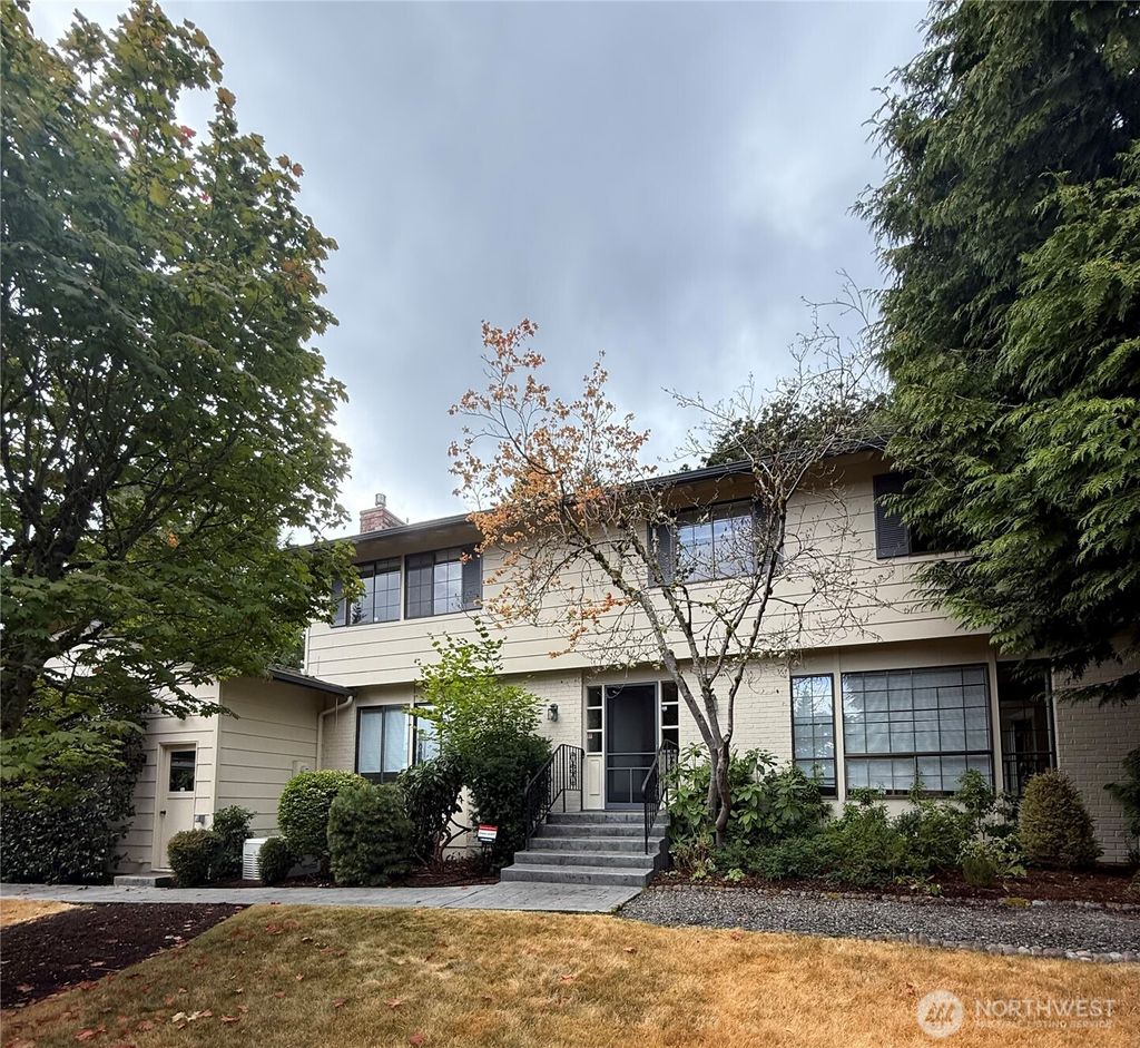 Photo of 6010 93rd Avenue SE, Mercer Island, WA 98040 (MLS # 2431564)