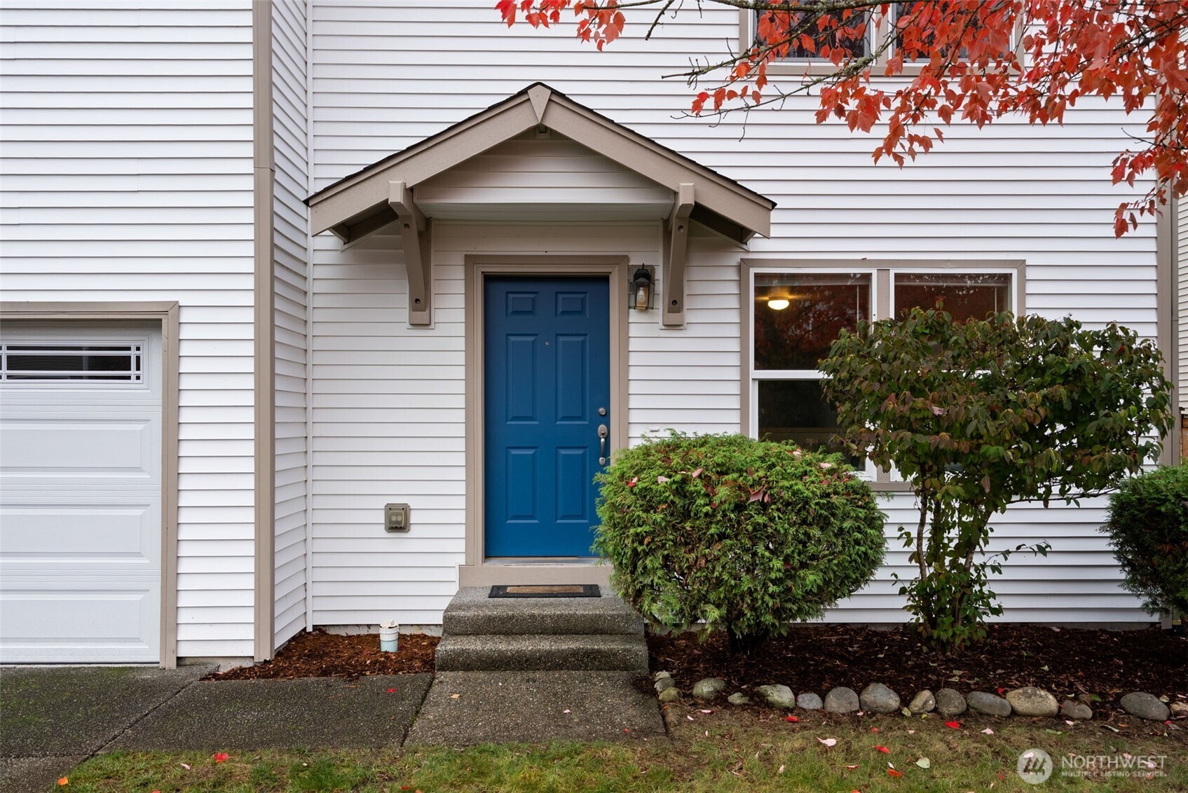 17709 Silver Creek Avenue E