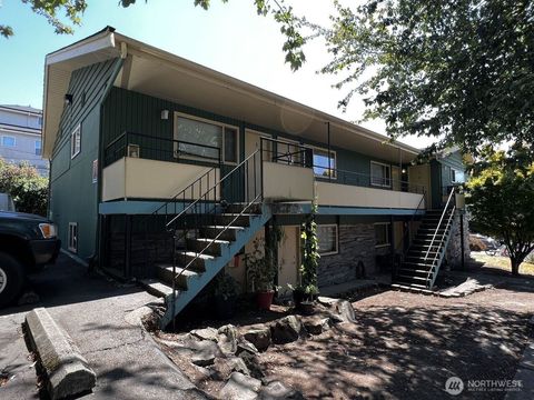 Photo of 4200 Fremont Avenue N, Seattle, WA 98103 (MLS # 2470126)