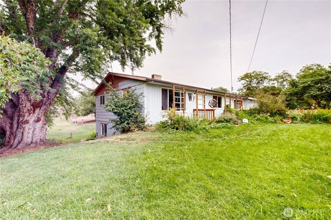 Photo of 956 Brickner Road, College Place, WA 99324 (MLS # 2555858)