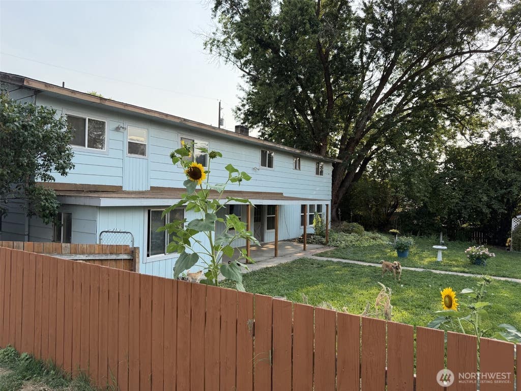 Photo of 956 Brickner Road, College Place, WA 99324 (MLS # 2555858)