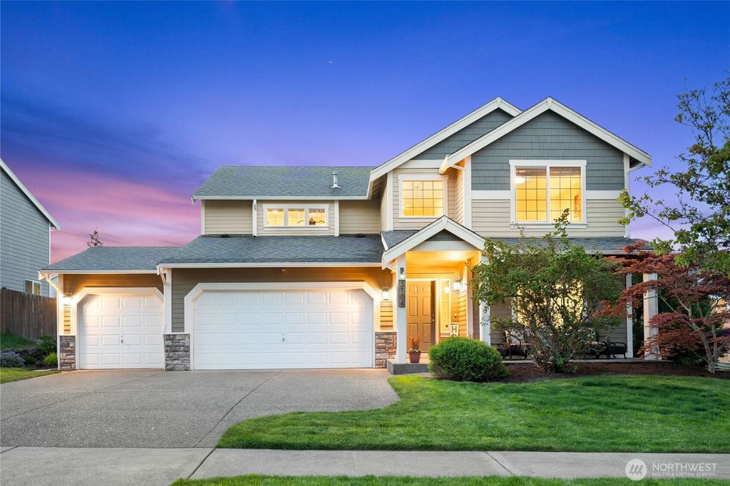 Photo of 3104 SW 311th Street, Federal Way, WA 98023 (MLS # 2365214)