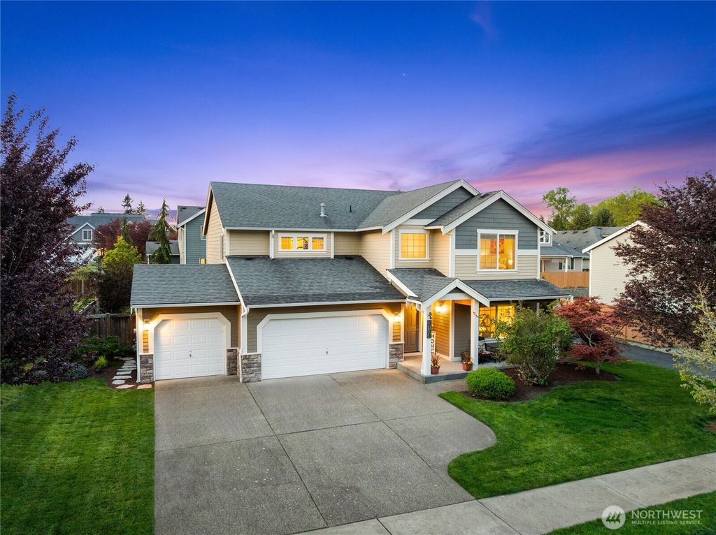 Photo of 3104 SW 311th Street, Federal Way, WA 98023 (MLS # 2365214)