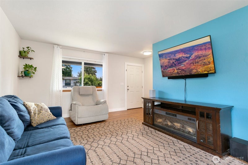 22207 126th Street E