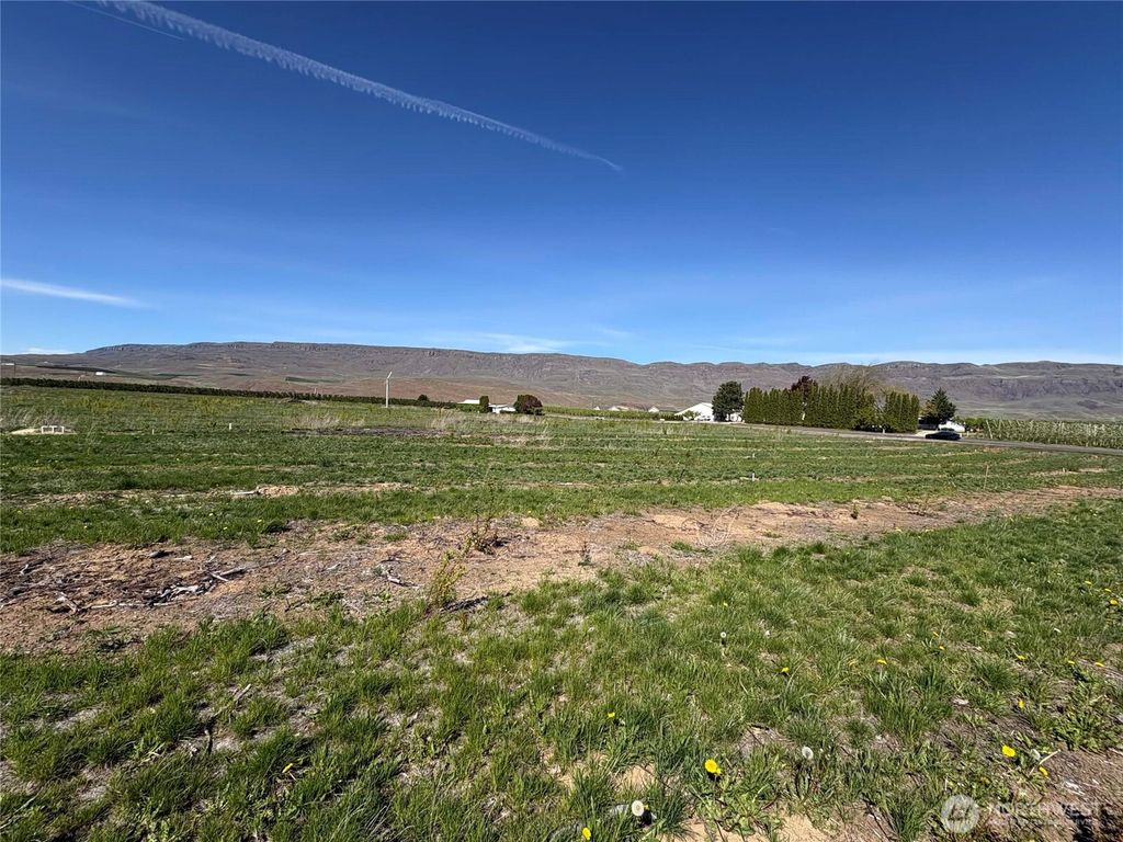 Photo of 0 XX S Ward Avenue, East Wenatchee, WA 98802 (MLS # 2513533)