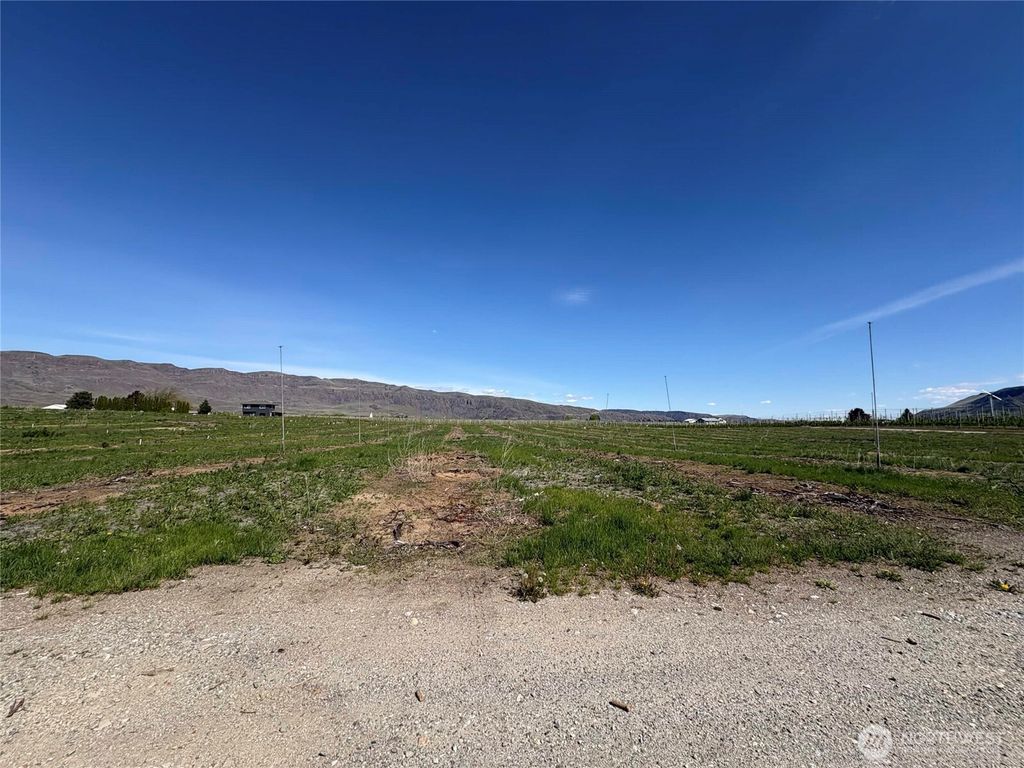 Photo of 0 XX S Ward Avenue, East Wenatchee, WA 98802 (MLS # 2513533)