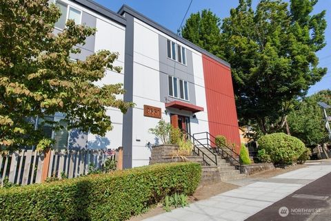 Photo of 3661 Phinney Ave N AVE #204, Seattle, WA 98103 (MLS # 2524165)