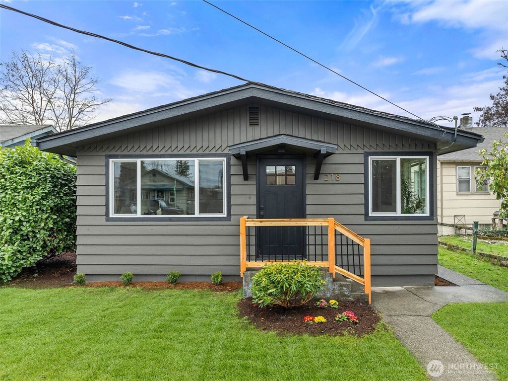 Photo of 218 14TH Street SE, Auburn, WA 98002 (MLS # 2493842)