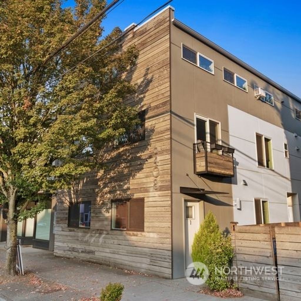 Photo of 6408 Phinney Avenue N, Seattle, WA 98103 (MLS # 2042546)