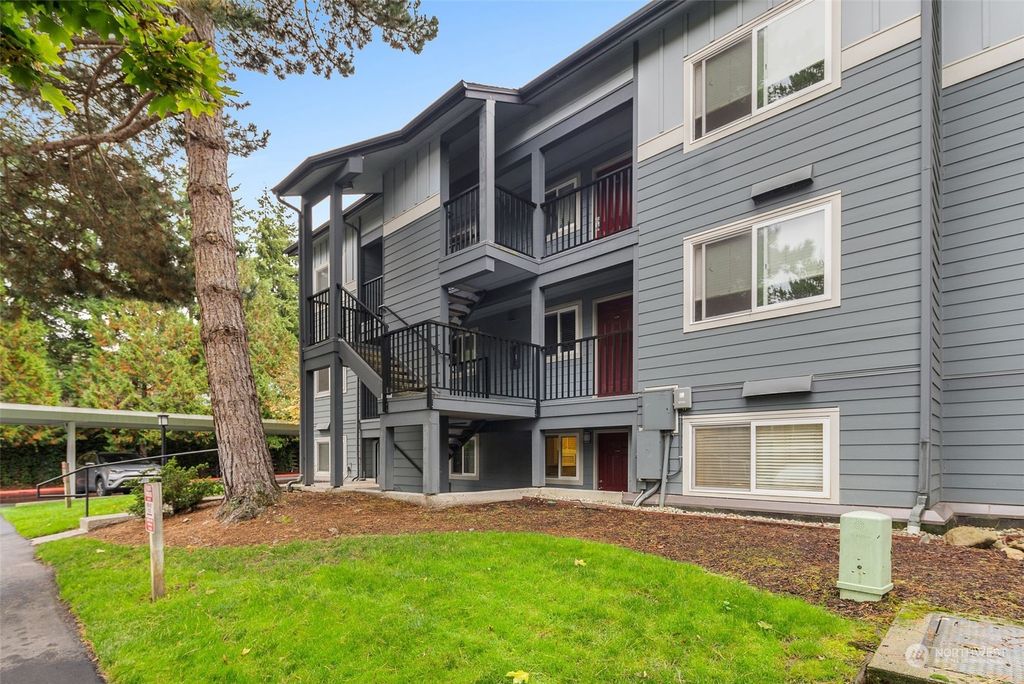 Photo of 11103 NE 124TH Lane #E118, Kirkland, WA 98034 (MLS # 2170917)