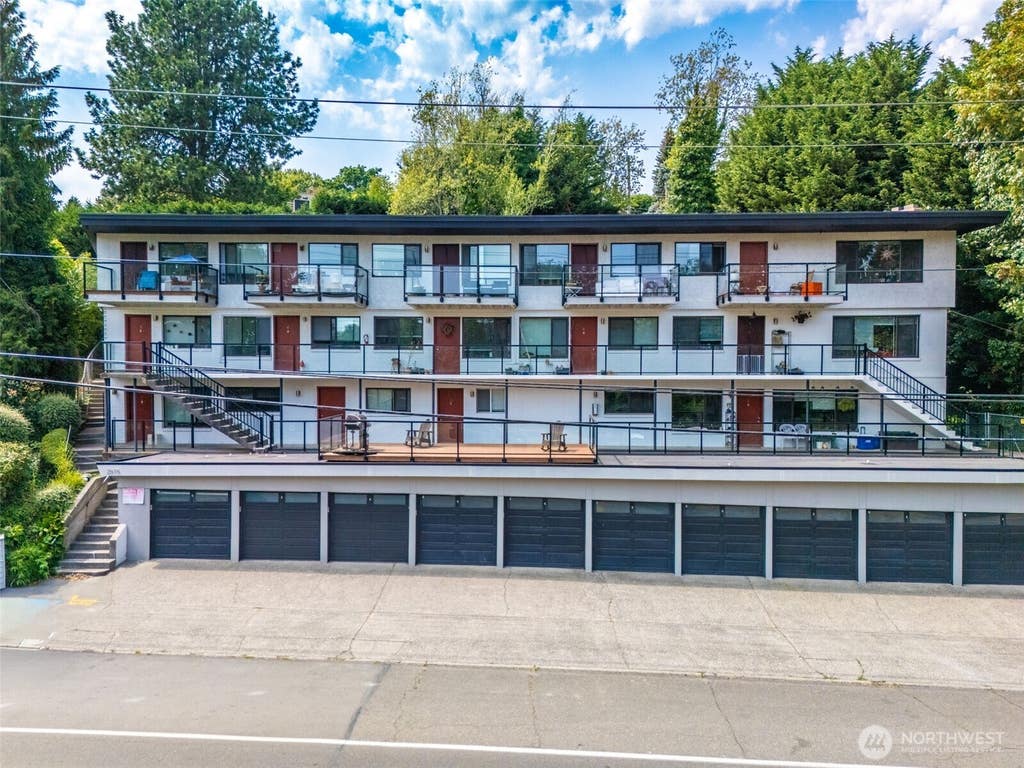 Photo of 2515 Thorndyke Avenue W, Seattle, WA 98199 (MLS # 2566437)