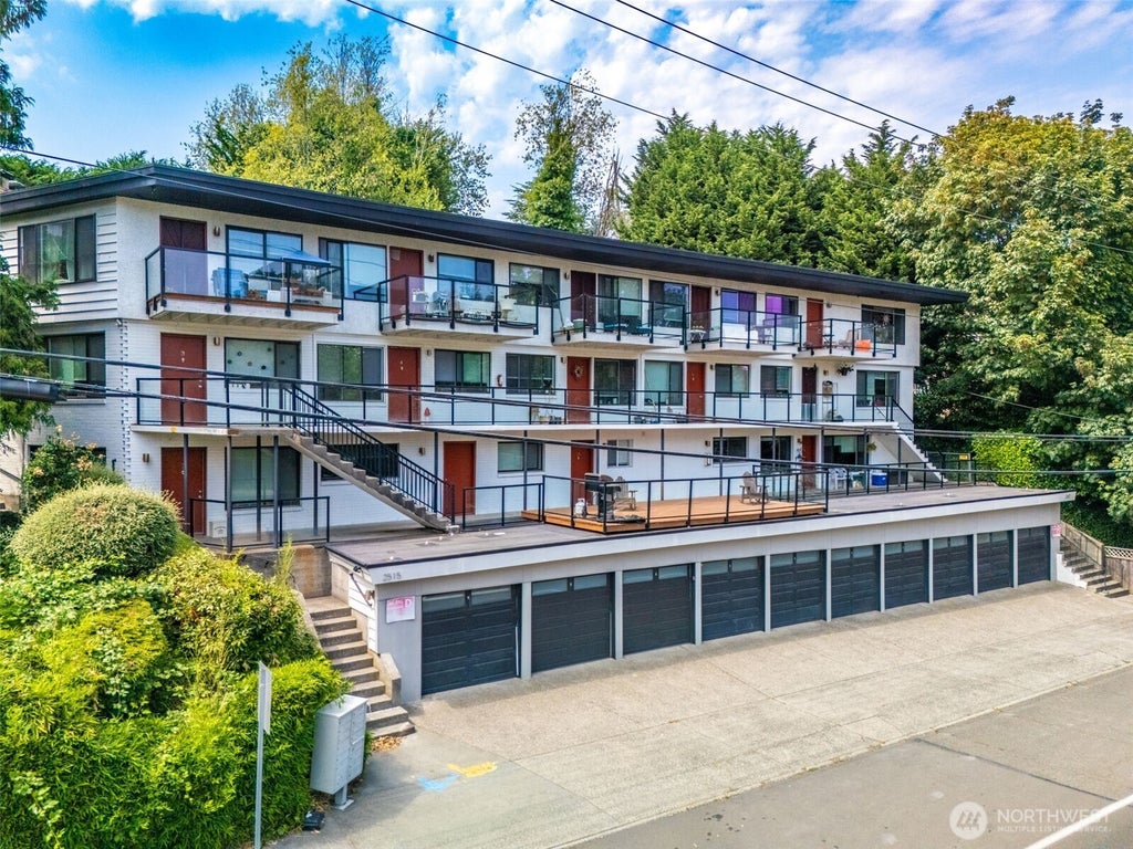 Photo of 2515 Thorndyke Avenue W, Seattle, WA 98199 (MLS # 2566437)