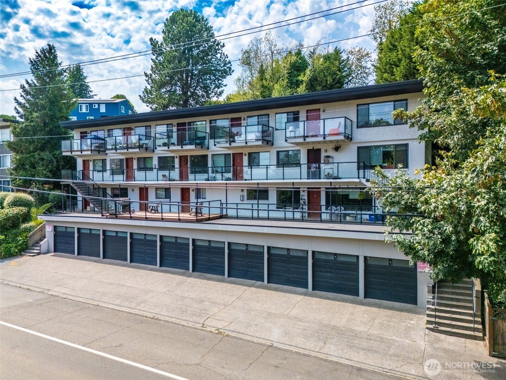 Photo of 2515 Thorndyke Avenue W, Seattle, WA 98199 (MLS # 2566437)