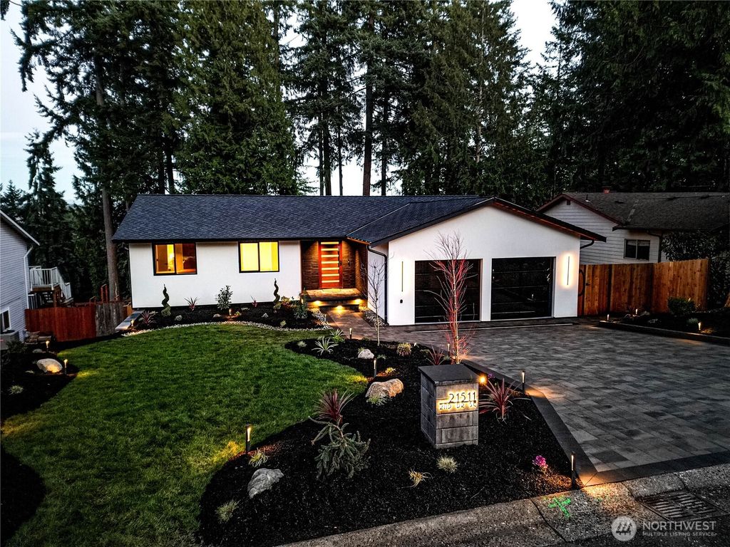 Photo of 21511 2nd Drive SE, Bothell, WA 98021 (MLS # 2470631)