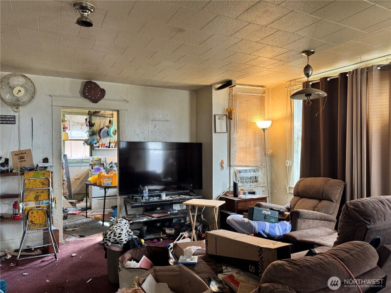 404 2nd Avenue N