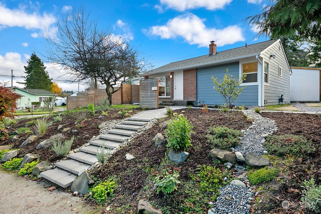 Photo of 3105 SW Barton Street, Seattle, WA 98126 (MLS # 2181805)