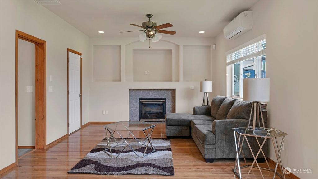 listing image 9361417252017159604