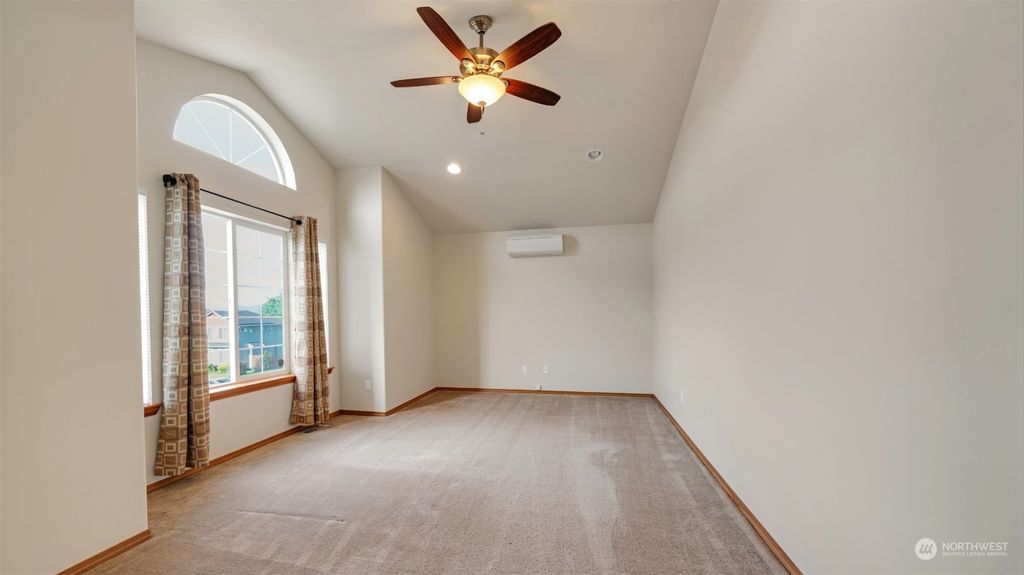 listing image 9362118556443967939