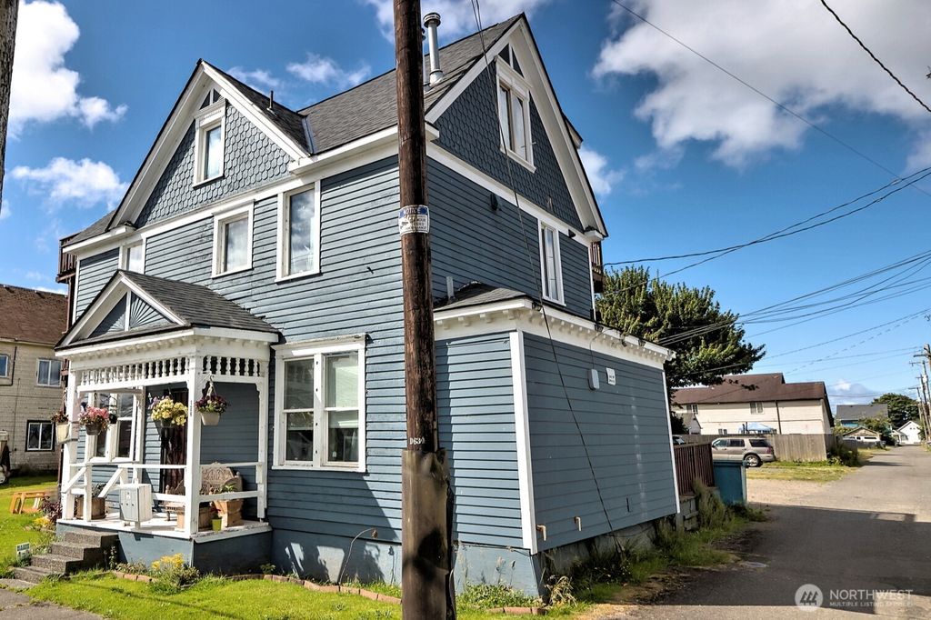 Photo of 109 N Washington Street, Aberdeen, WA 98520 (MLS # 2554348)