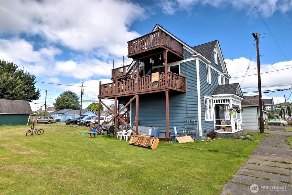 Photo of 109 N Washington Street, Aberdeen, WA 98520 (MLS # 2554348)