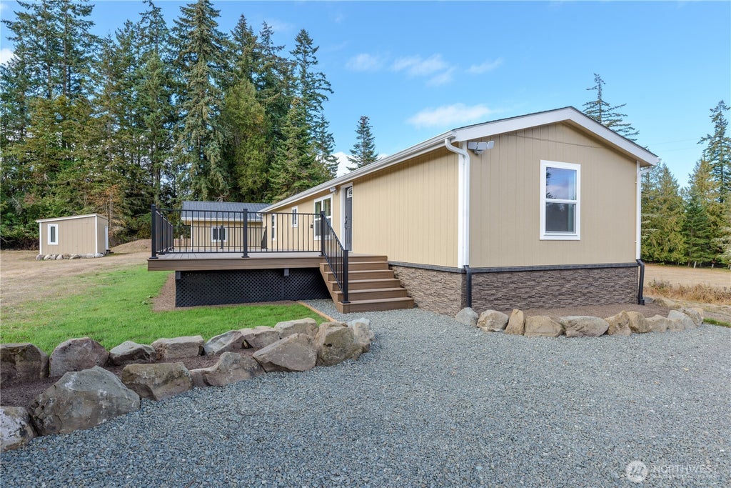 Photo of 513 Marsden Road, Port Angeles, WA 98362 (MLS # 2585931)