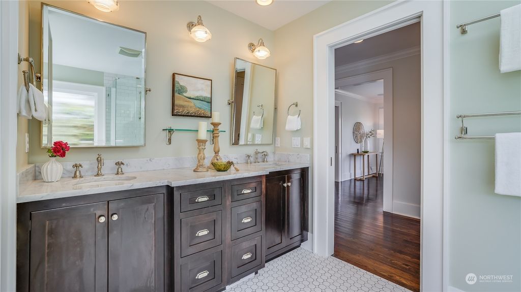 listing image 9369327695861685693