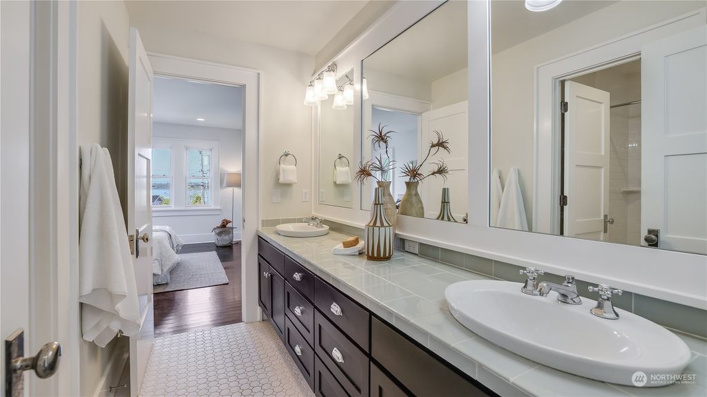 listing image 9363057974255946099
