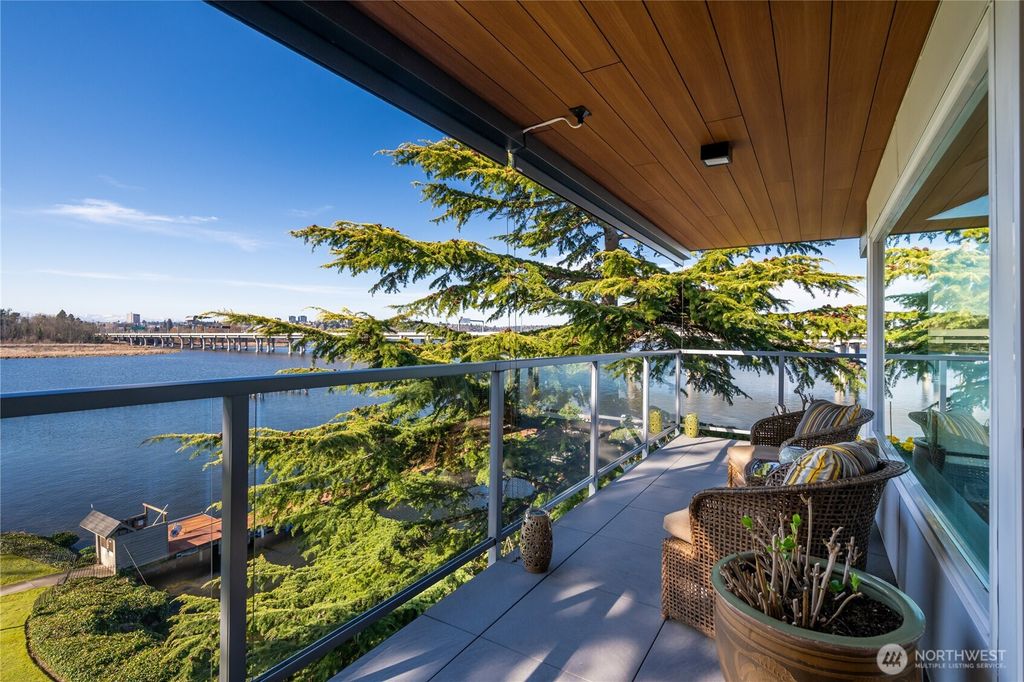 Photo of 2501 Canterbury Lane E #410, Seattle, WA 98112 (MLS # 2487637)