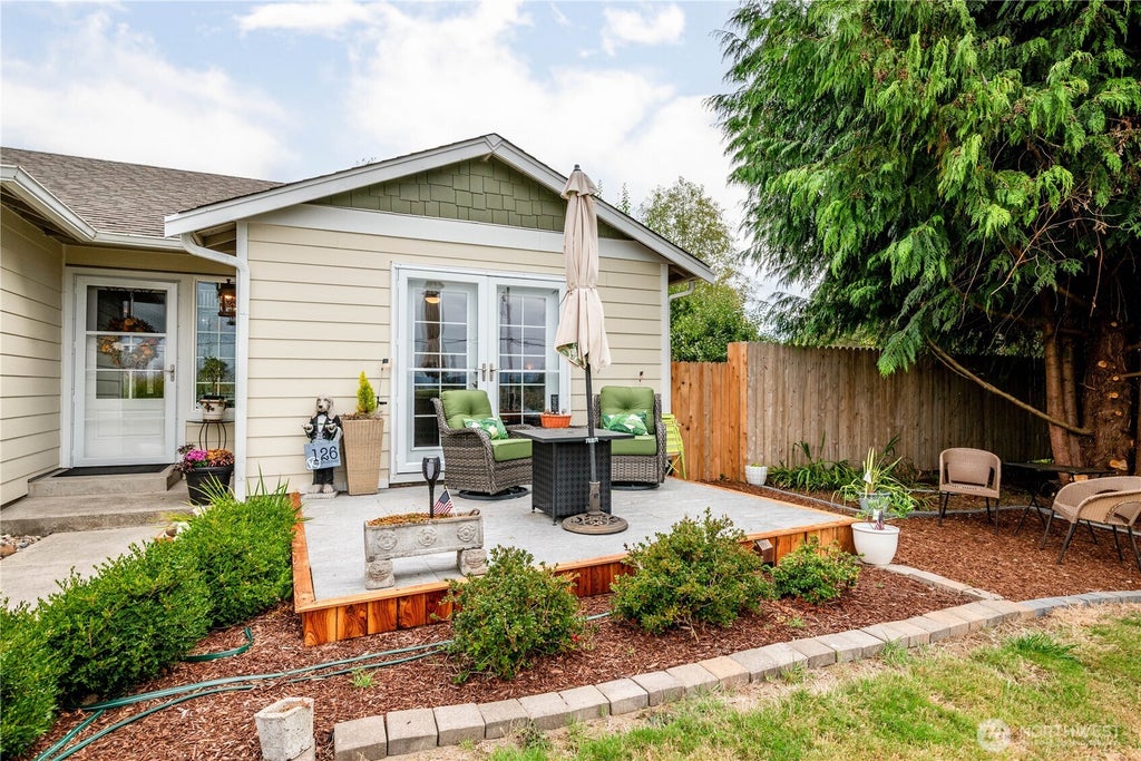 Photo of 126 Greenwood Road, Cathlamet, WA 98612 (MLS # 2585225)